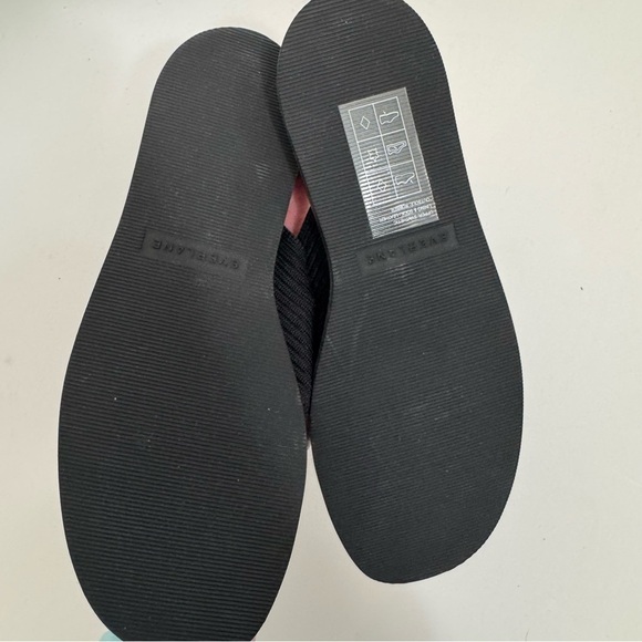 NEW Everlane Black Reknit Day Crossover Sandal in Size 7.5 - Picture 4 of 6